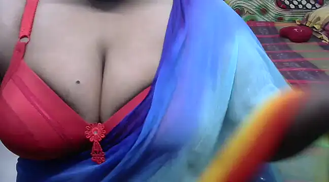 Snapshot of cutegirl_1212 chatting on February 2025 03:04:02 PM cutegirl 1212 online show from February 2025 03:04:02 PM