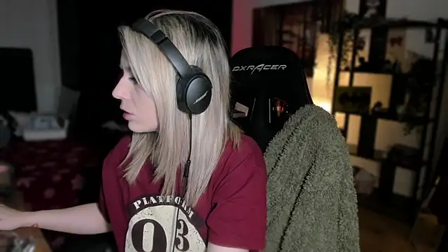 Snapshot of Lisaonthemoon chatting on January 2025 11:09:01 PM Lisaonthemoon online show from January 2025 11:09:01 PM