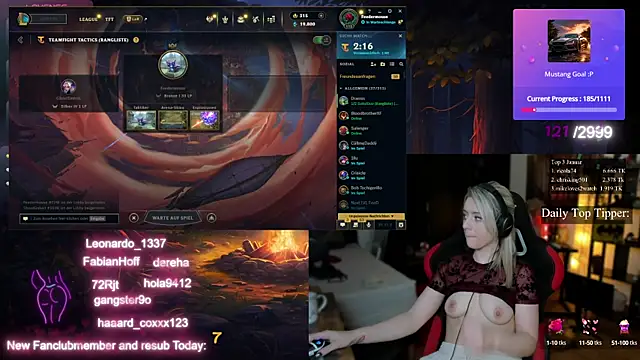 Snapshot of Lisaonthemoon chatting on January 2025 05:30:01 PM Lisaonthemoon online show from January 2025 05:30:01 PM