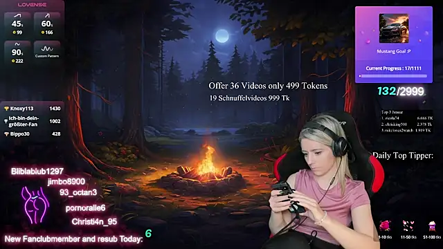 Snapshot of Lisaonthemoon chatting on January 2025 10:13:02 PM Lisaonthemoon online show from January 2025 10:13:02 PM