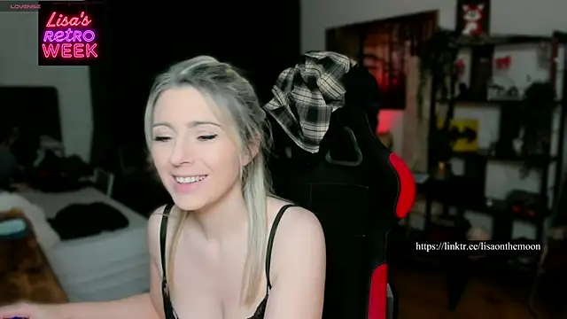 Snapshot of Lisaonthemoon chatting on February 2025 08:09:02 PM Lisaonthemoon online show from February 2025 08:09:02 PM