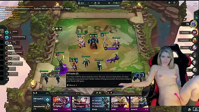 Snapshot of Lisaonthemoon chatting on October 2025 02:21:02 AM Lisaonthemoon online show from October 2025 02:21:02 AM