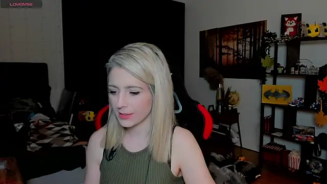 Snapshot of Lisaonthemoon chatting on November 2025 11:40:01 PM Lisaonthemoon online show from November 2025 11:40:01 PM