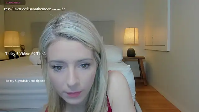 Snapshot of Lisaonthemoon chatting on November 2025 05:09:01 PM Lisaonthemoon online show from November 2025 05:09:01 PM