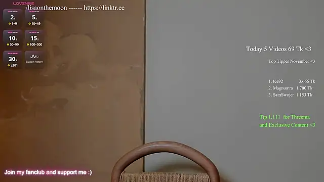 Snapshot of Lisaonthemoon chatting on November 2025 08:58:01 PM Lisaonthemoon online show from November 2025 08:58:01 PM