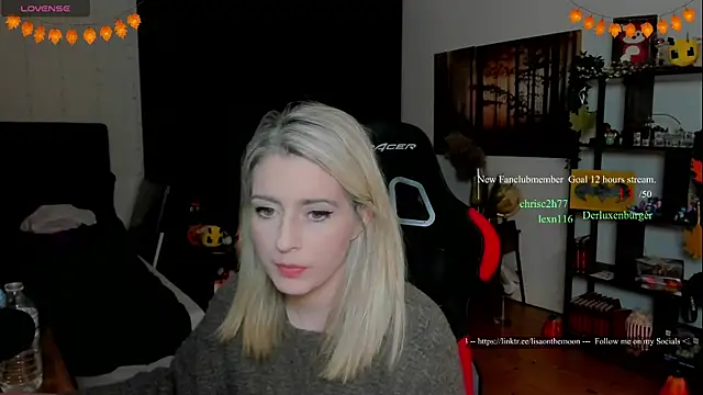 Snapshot of Lisaonthemoon chatting on November 2025 07:24:02 PM Lisaonthemoon online show from November 2025 07:24:02 PM