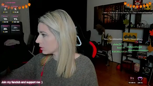 Snapshot of Lisaonthemoon chatting on November 2025 06:30:02 PM Lisaonthemoon online show from November 2025 06:30:02 PM