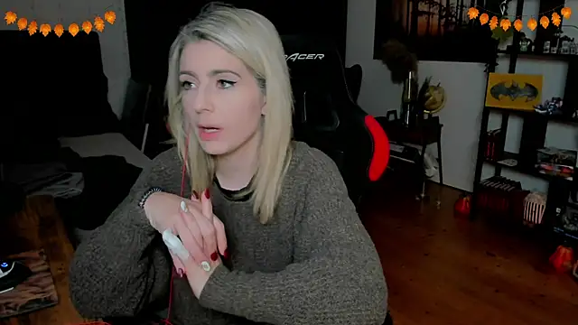 Snapshot of Lisaonthemoon chatting on November 2025 06:41:02 PM Lisaonthemoon online show from November 2025 06:41:02 PM