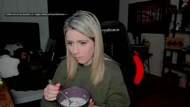 Snapshot of Lisaonthemoon chatting on January 2026 08:23:02 PM Lisaonthemoon online show from January 2026 08:23:02 PM