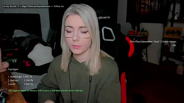 Snapshot of Lisaonthemoon chatting on January 2026 02:41:01 PM Lisaonthemoon online show from January 2026 02:41:01 PM