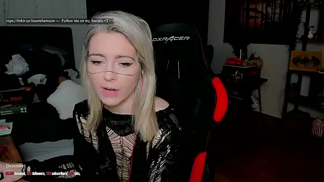 Snapshot of Lisaonthemoon chatting on January 2026 06:57:02 PM Lisaonthemoon online show from January 2026 06:57:02 PM