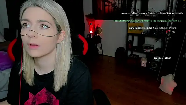 Snapshot of Lisaonthemoon chatting on February 2026 04:27:02 PM Lisaonthemoon online show from February 2026 04:27:02 PM