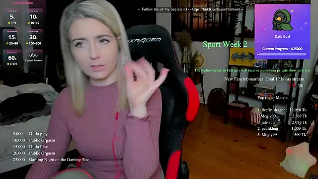 Snapshot of Lisaonthemoon chatting on March 2026 07:33:01 PM Lisaonthemoon online show from March 2026 07:33:01 PM