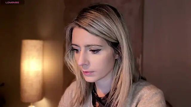 Snapshot of Lisaonthemoon chatting on April 2026 09:34:01 PM Lisaonthemoon online show from April 2026 09:34:01 PM