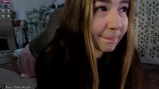 Snapshot of Megan__Hart chatting on December 2024 02:21:02 AM Megan  Hart online show from December 2024 02:21:02 AM