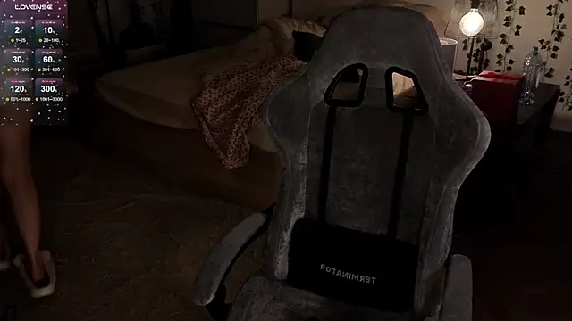 Snapshot of Megan__Hart chatting on January 2025 10:02:01 PM Megan  Hart online show from January 2025 10:02:01 PM