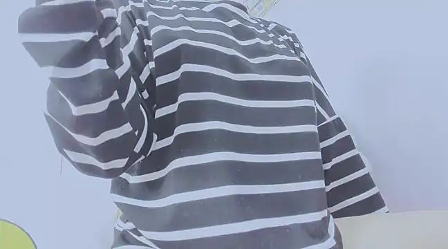 Snapshot of Linh_diudang chatting on January 2025 03:43:01 AM Linh diudang online show from January 2025 03:43:01 AM