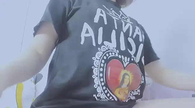 Snapshot of Linh_diudang chatting on March 2025 03:04:02 AM Linh diudang online show from March 2025 03:04:02 AM