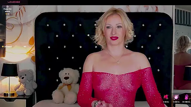 OliviaShaw23 online show from October 2025 09:04:02 PM