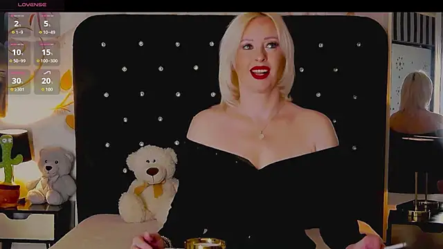 OliviaShaw23 online show from December 2025 08:58:01 PM