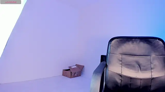 Snapshot of alicee_smithh1 chatting on December 2025 08:15:01 PM alicee smithh1 online show from December 2025 08:15:01 PM