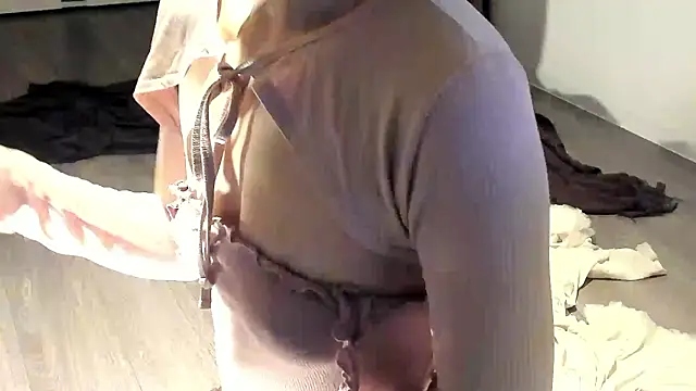 Lily 0000 online show from January 2026 01:05:02 PM