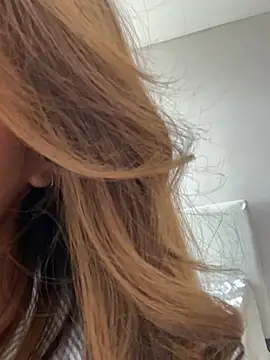 Snapshot of AndreaMartini chatting on March 2026 06:22:01 PM AndreaMartini online show from March 2026 06:22:01 PM