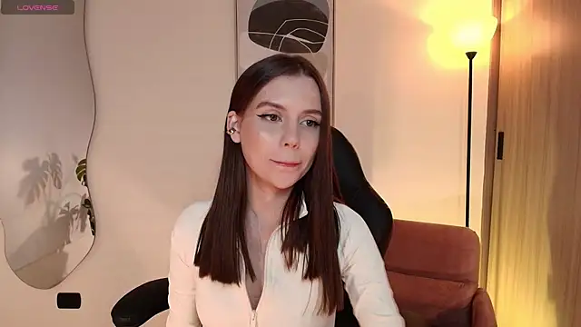 Snapshot of MirandaShaw chatting on April 2026 01:03:01 AM MirandaShaw online show from April 2026 01:03:01 AM