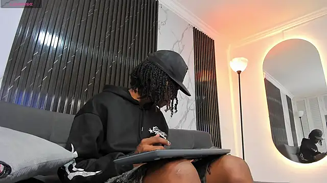 Snapshot of BRYXXXON1 chatting on December 2024 04:13:02 AM BRYXXXON1 online show from December 2024 04:13:02 AM