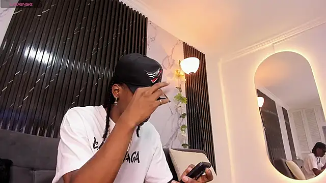 Snapshot of BRYXXXON1 chatting on February 2025 02:32:02 PM BRYXXXON1 online show from February 2025 02:32:02 PM