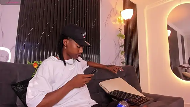 Snapshot of BRYXXXON1 chatting on February 2025 12:05:02 PM BRYXXXON1 online show from February 2025 12:05:02 PM