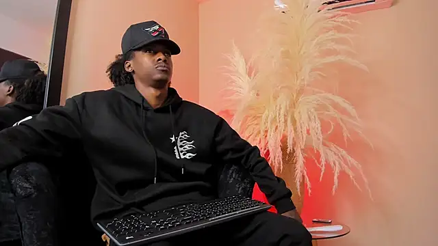 Snapshot of BRYXXXON1 chatting on February 2025 02:55:02 PM BRYXXXON1 online show from February 2025 02:55:02 PM