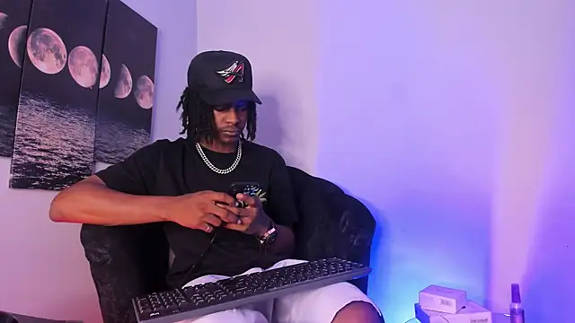 Snapshot of BRYXXXON1 chatting on September 2025 03:11:01 PM BRYXXXON1 online show from September 2025 03:11:01 PM