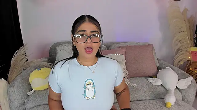 GabyRhodes online show from November 2025 06:40:02 PM