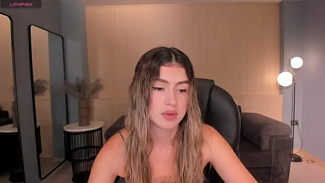 Snapshot of PaulinaSantos_ chatting on March 2025 07:44:02 PM PaulinaSantos online show from March 2025 07:44:02 PM