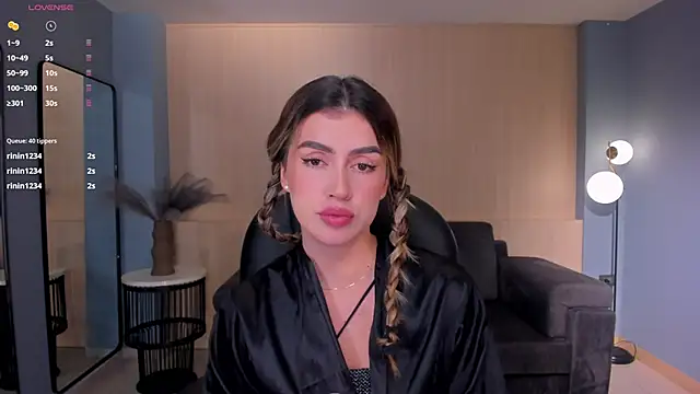 Snapshot of PaulinaSantos_ chatting on March 2025 01:38:02 AM PaulinaSantos online show from March 2025 01:38:02 AM