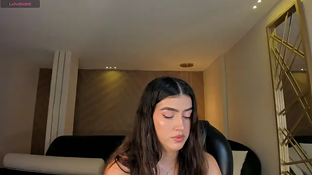 Snapshot of PaulinaSantos_ chatting on June 2026 08:18:01 PM PaulinaSantos online show from June 2026 08:18:01 PM