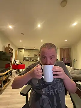 Snapshot of LondonTeffy chatting on April 2026 09:26:02 PM LondonTeffy online show from April 2026 09:26:02 PM