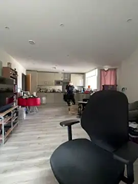 Snapshot of LondonTeffy chatting on April 2026 10:38:02 AM LondonTeffy online show from April 2026 10:38:02 AM