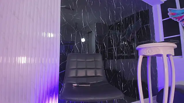 Snapshot of Mell_Saenz chatting on February 2025 06:37:02 AM Mell Saenz online show from February 2025 06:37:02 AM