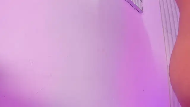 Snapshot of Mell_Saenz chatting on February 2025 05:46:02 PM Mell Saenz online show from February 2025 05:46:02 PM