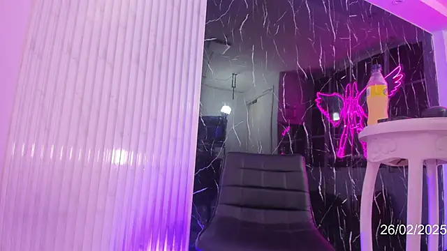 Snapshot of Mell_Saenz chatting on February 2025 05:31:02 AM Mell Saenz online show from February 2025 05:31:02 AM