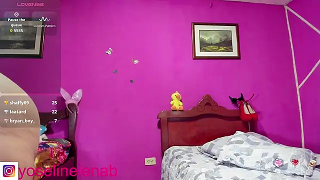 Snapshot of Vanefox chatting on April 2026 04:46:01 AM Vanefox online show from April 2026 04:46:01 AM