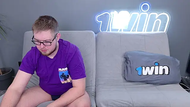 Ksenny online show from December 2024 08:11:01 AM