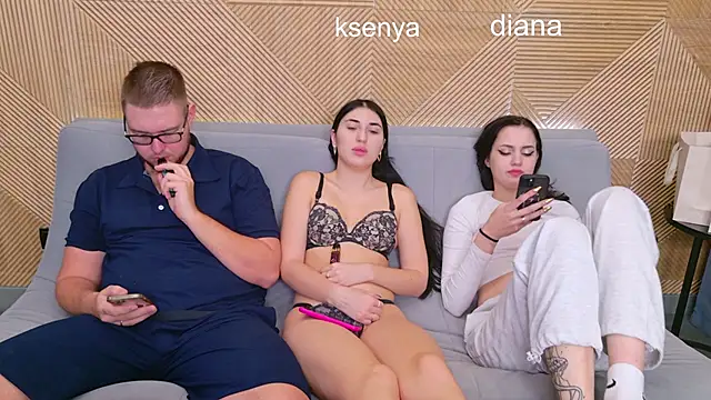 Ksenny online show from November 2025 02:58:01 AM