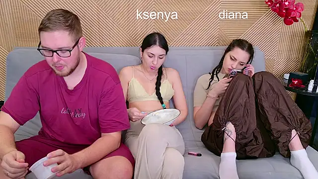 Ksenny online show from April 2026 05:40:01 AM