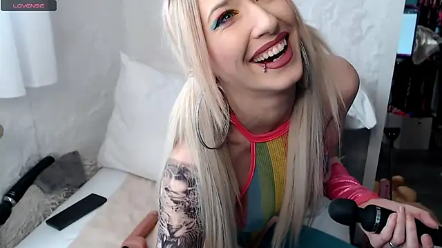 Julia-Sugar online show from March 2025 03:29:01 PM