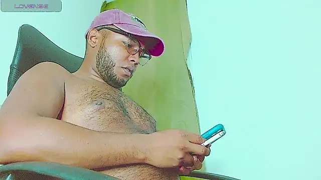 Snapshot of dave_banks chatting on January 2026 06:40:01 AM dave banks online show from January 2026 06:40:01 AM
