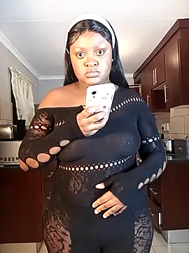 Snapshot of TheDoubleTrouble18xxx chatting on April 2026 06:10:01 PM TheDoubleTrouble18xxx online show from April 2026 06:10:01 PM