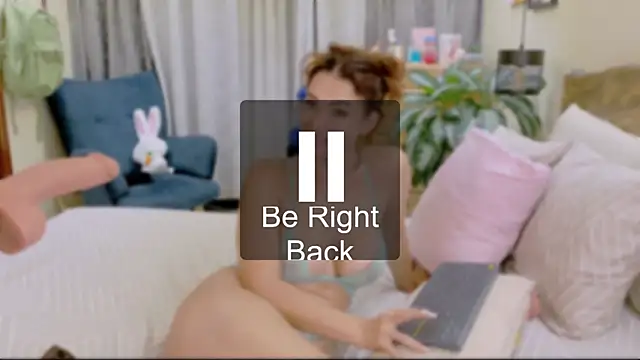 Snapshot of Abrilqueen chatting on April 2026 01:42:02 AM Abrilqueen online show from April 2026 01:42:02 AM